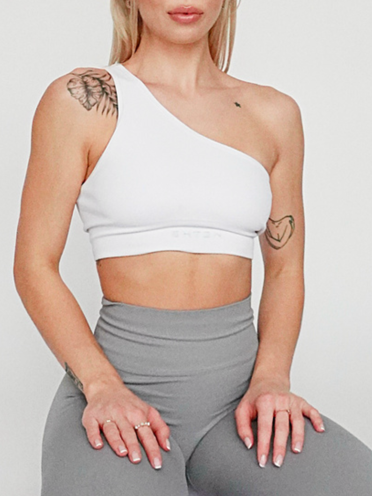 ONE SHOULDER TOP