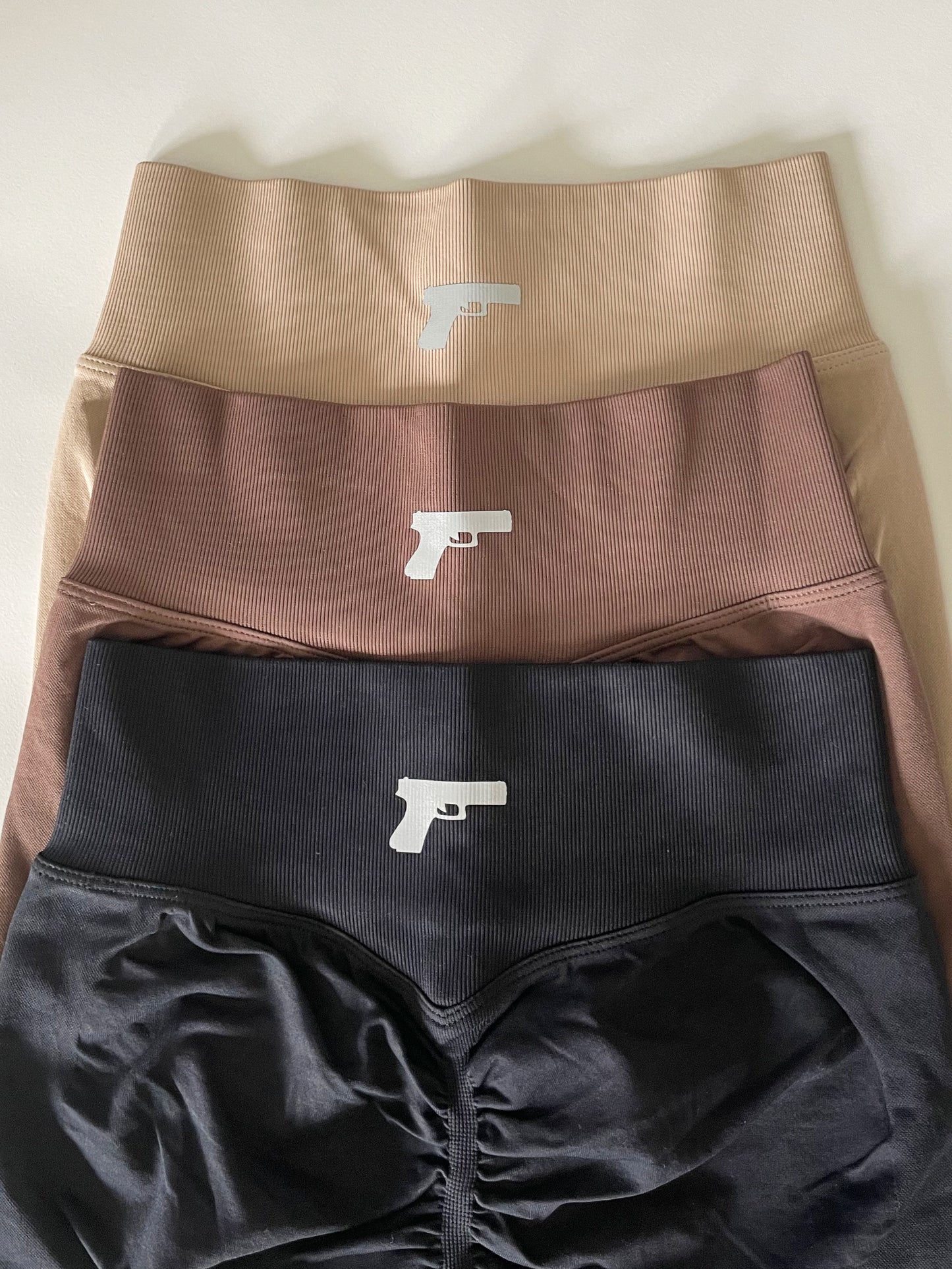 SCULPT SEAMLESS SCRUNCH SHORTS
