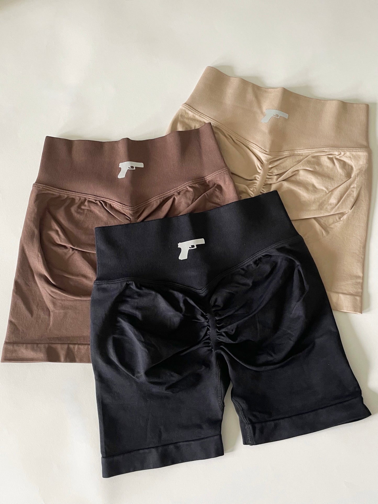 SCULPT SEAMLESS SCRUNCH SHORTS