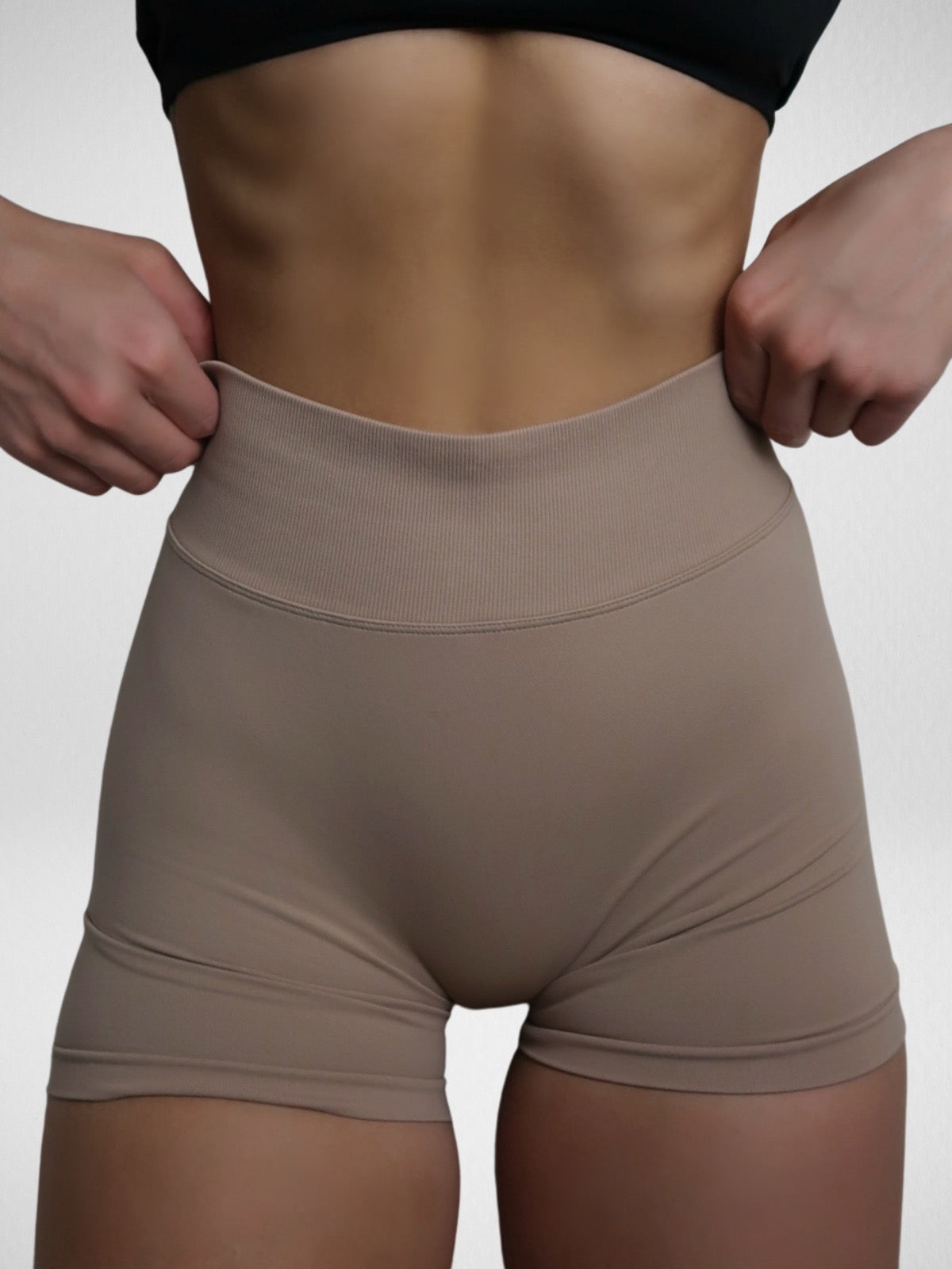 SCULPT SEAMLESS SCRUNCH SHORTS