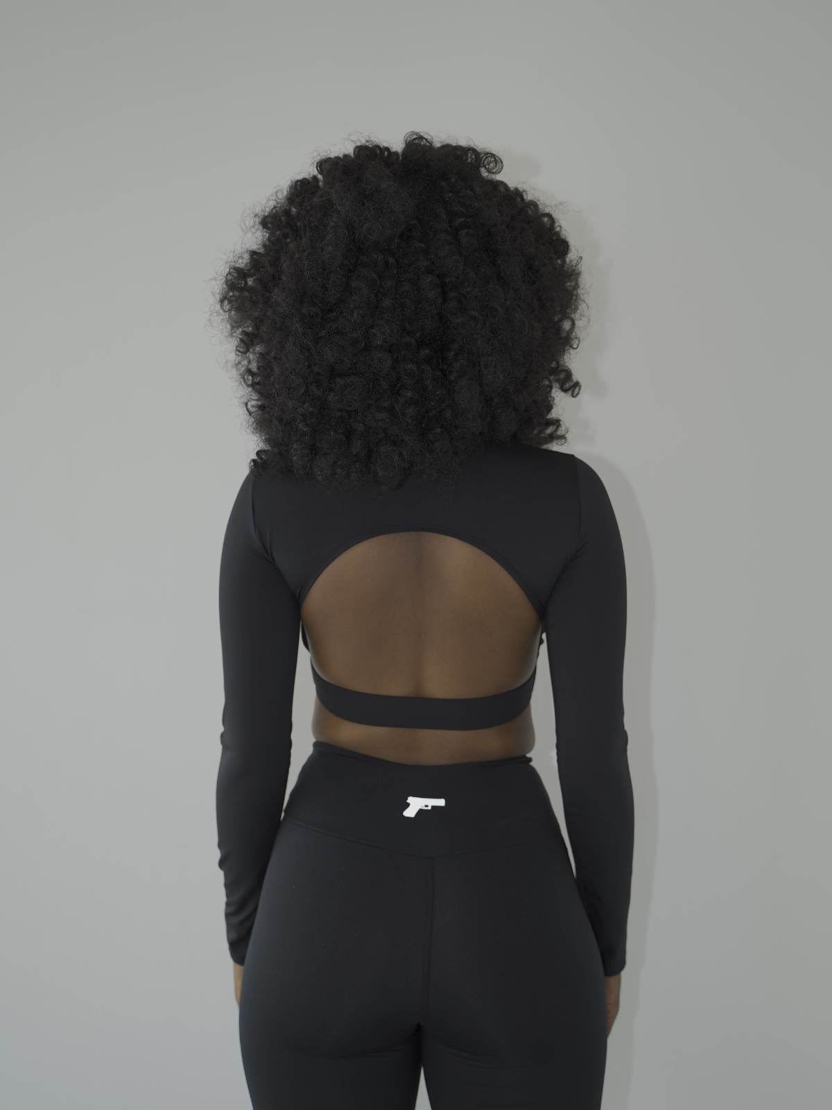 BASIC BLACK LONGSLEEVE OPEN BACK