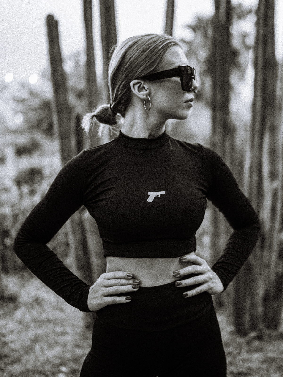 BASIC BLACK LONGSLEEVE OPEN BACK