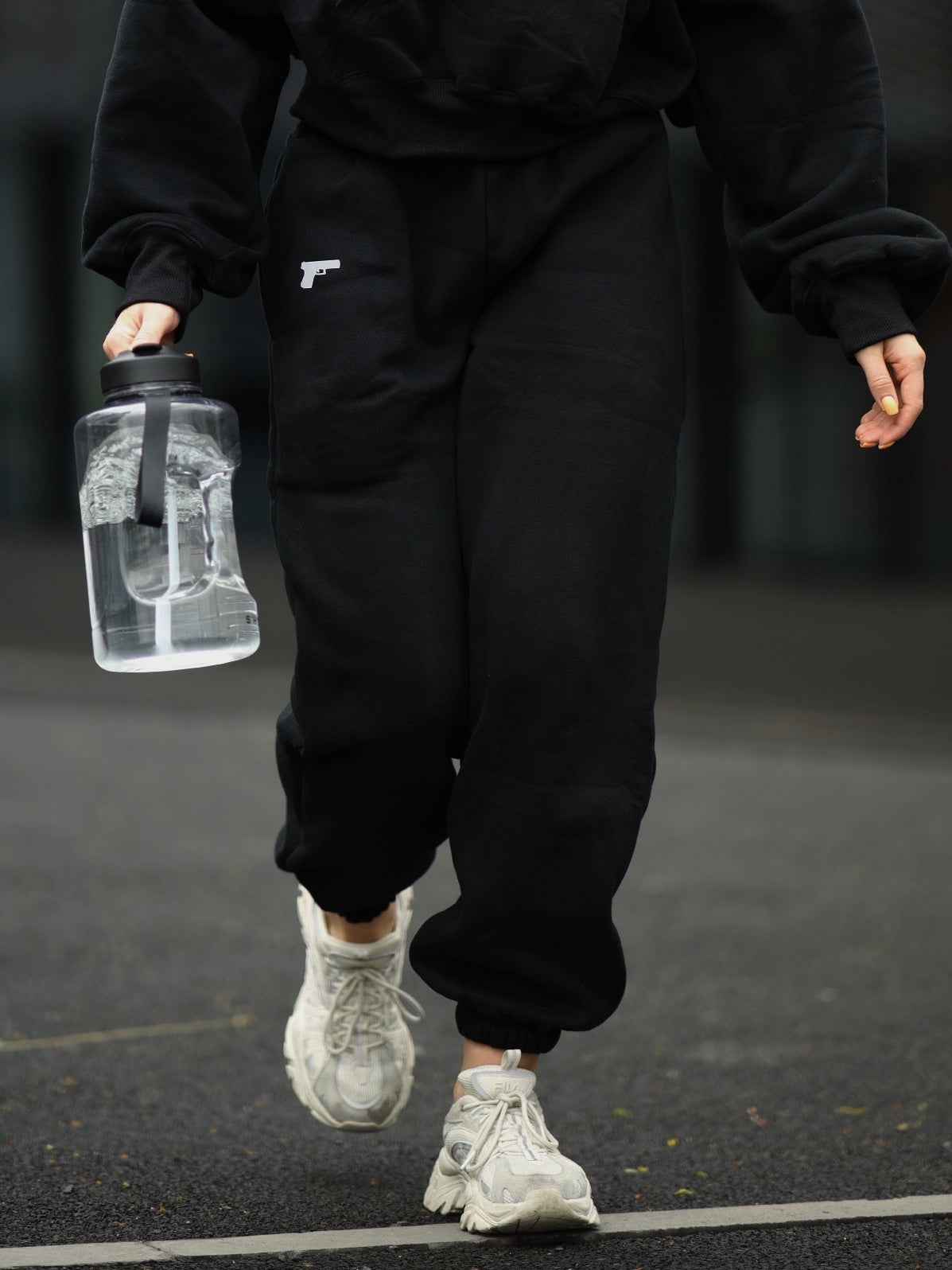 OVERSIZED WOMEN'S SWEATPANTS